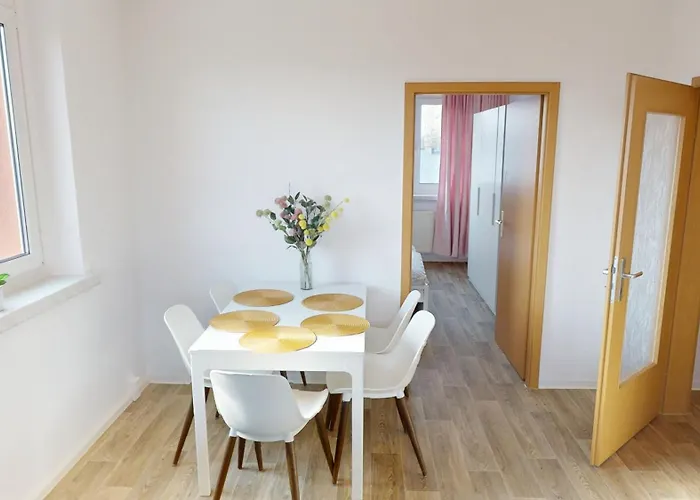 Lichterfuelltes Mit Wlan Apartment